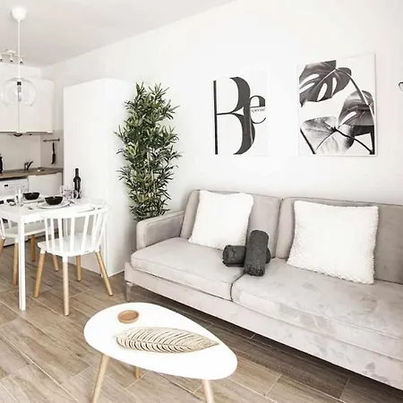 Appartamento Holyhome Premium 108 *